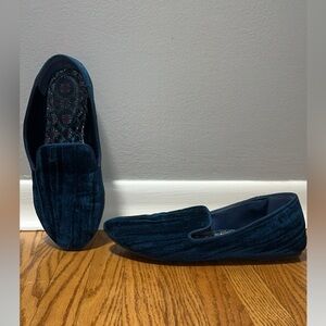 The starling Sapphire Birdies